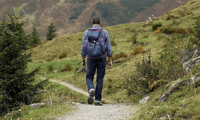 4 Types Of Balanced Day Bags - Light Hiking Gear