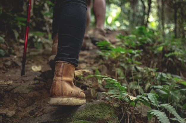 5 Reasons You Should Ditch Your Hiking Boots for Your Next Trip! - Light Hiking Gear