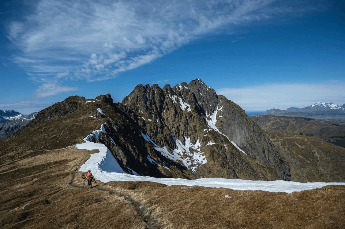 When Is The Best Time To Go On A Hike? - Light Hiking Gear