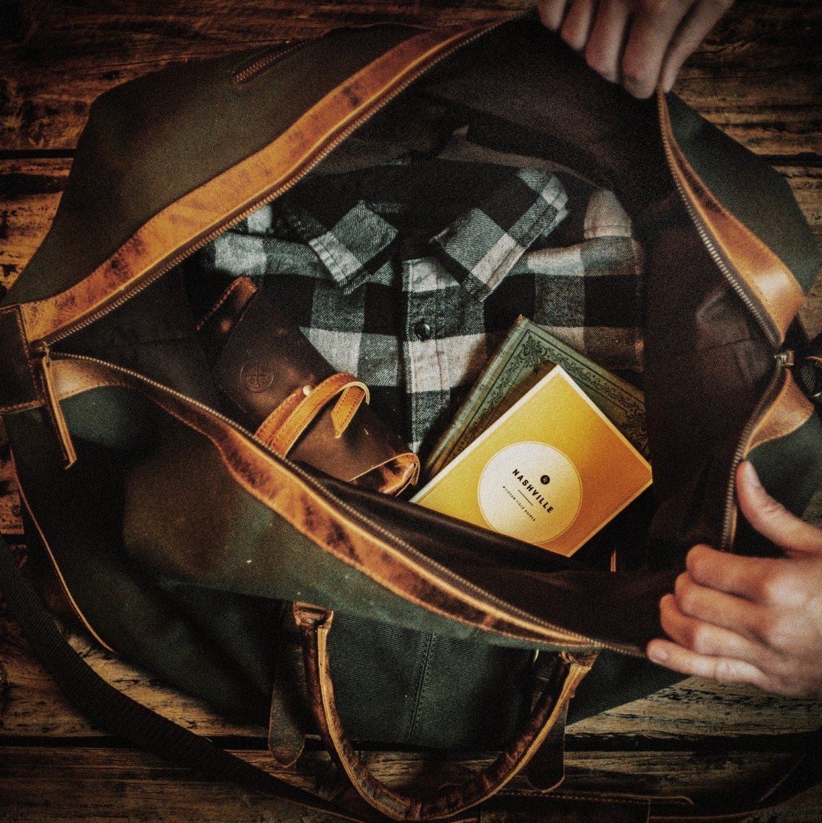 The “Weekender” Duffle Bag by Vintage Gentlemen - Light