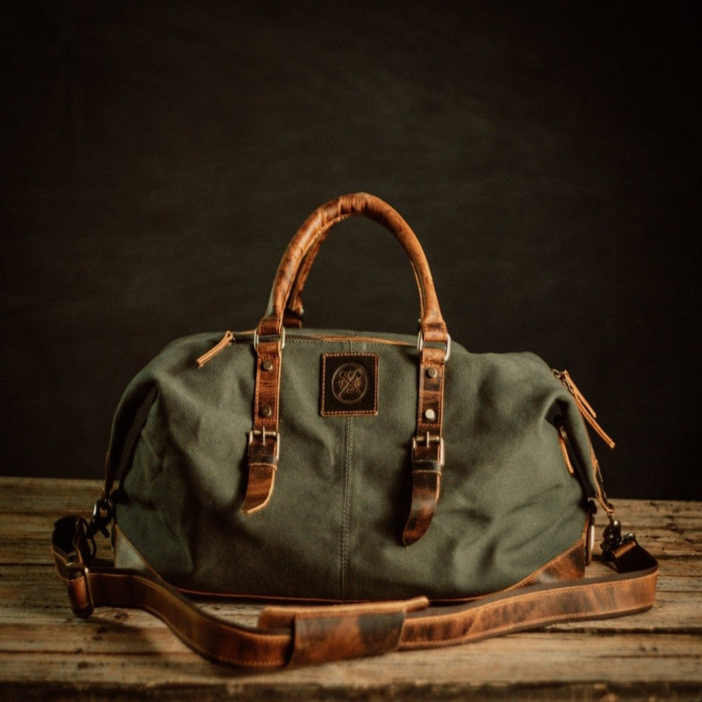 The “Weekender” Duffle Bag by Vintage Gentlemen Light Hiking Gear